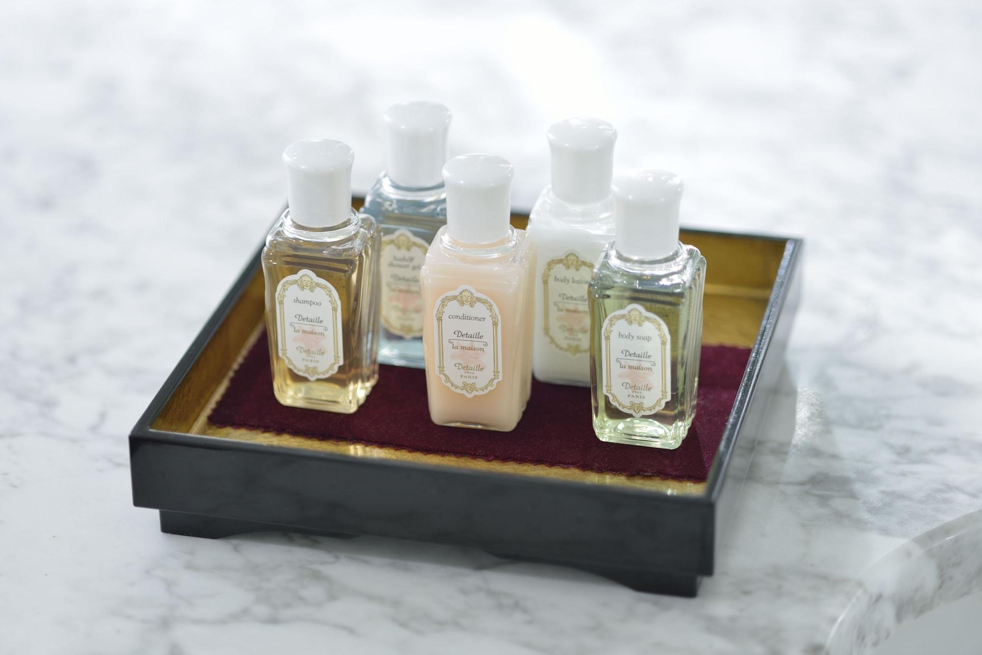 Hotel Granvia Kyoto Ngoại thất bức ảnh A selection of toiletries