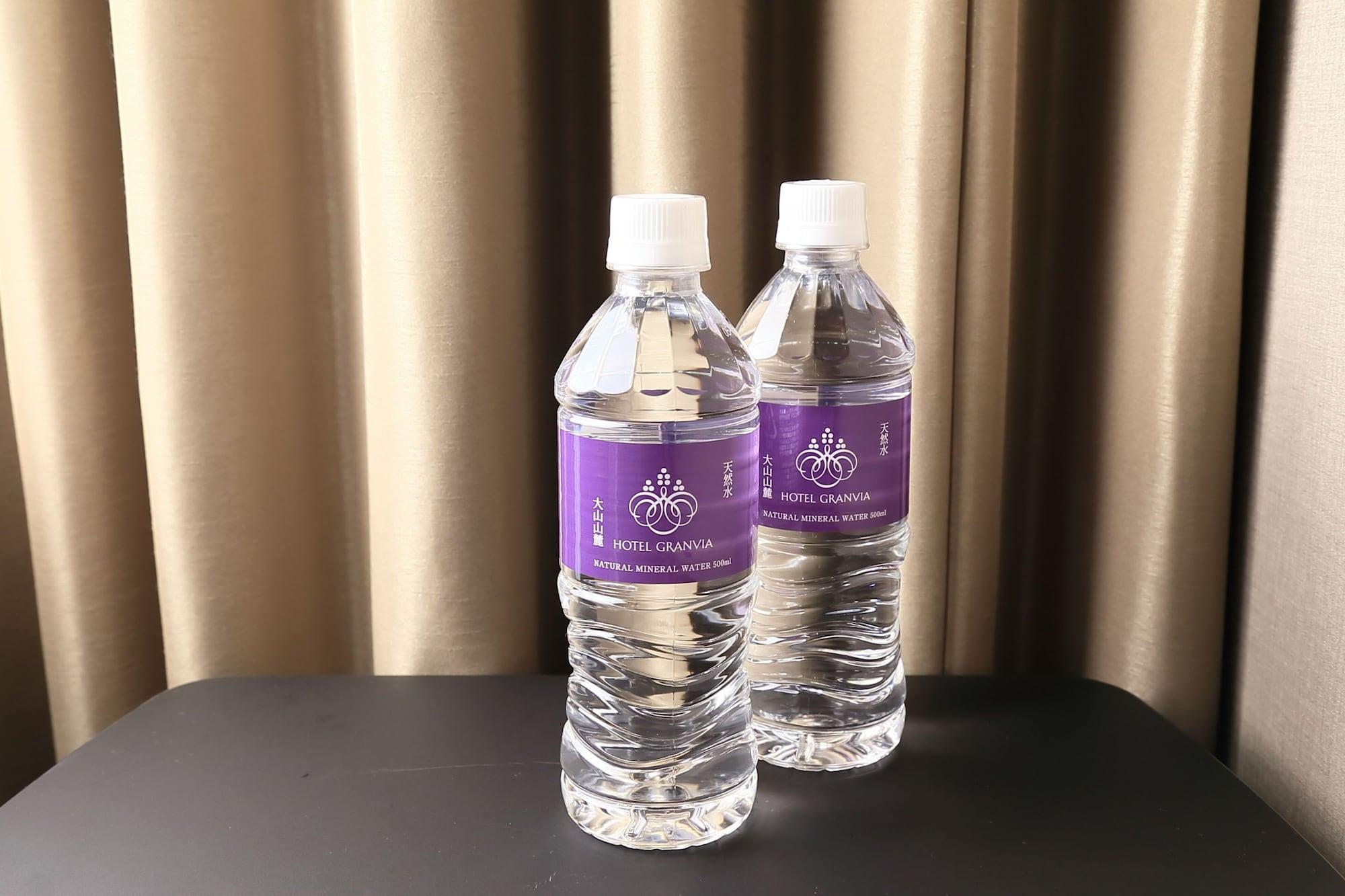 Hotel Granvia Kyoto Ngoại thất bức ảnh Bottled water